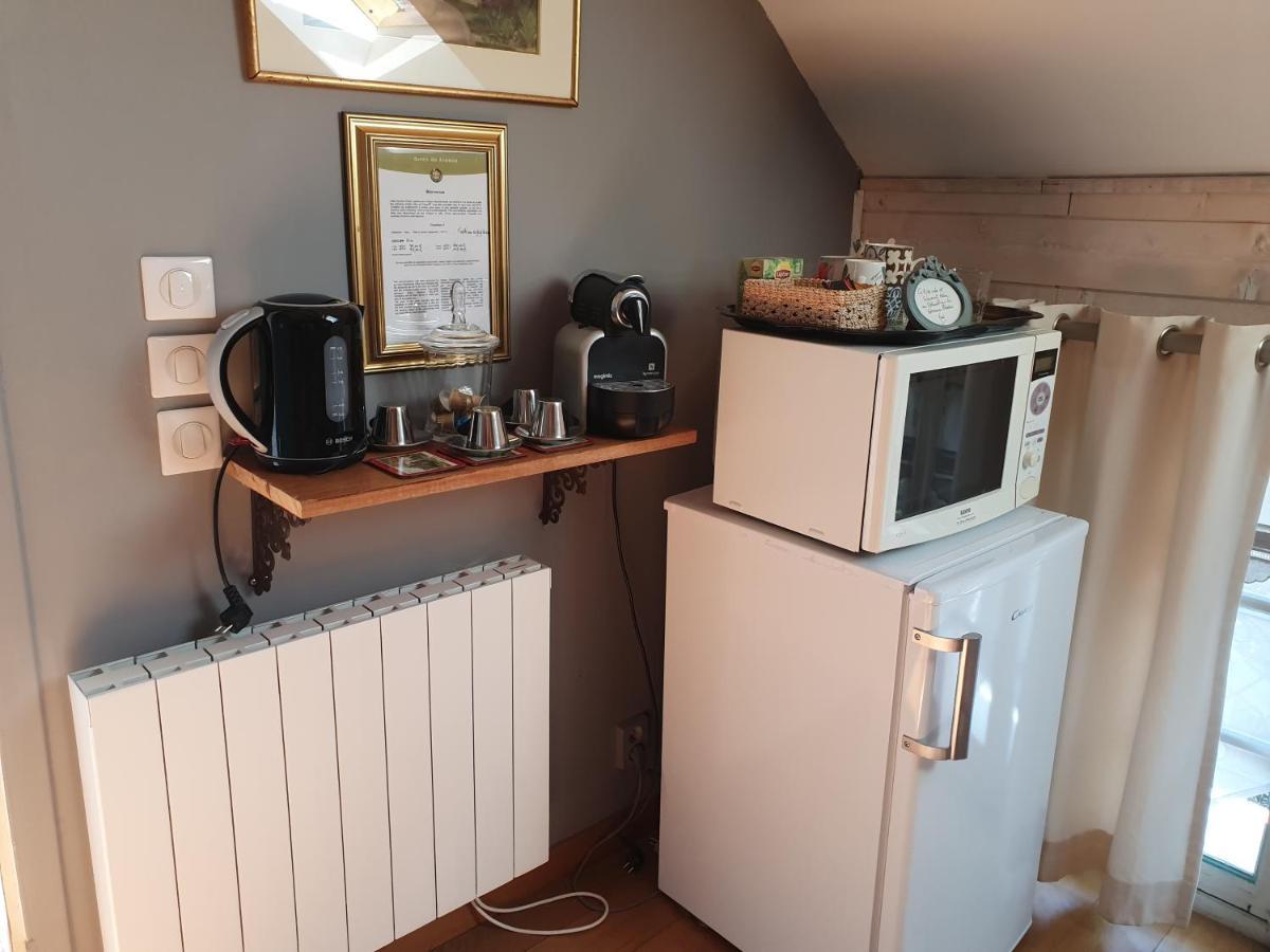 Les Glycines Acomodação com café da manhã Ury Exterior foto